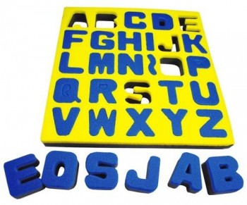 Esponjas de alfabeto en mayúsculas