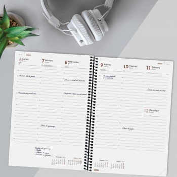 AGENDA ANUAL 2025 FINOCAM YEAR E11 165X242 SVV NEGRO